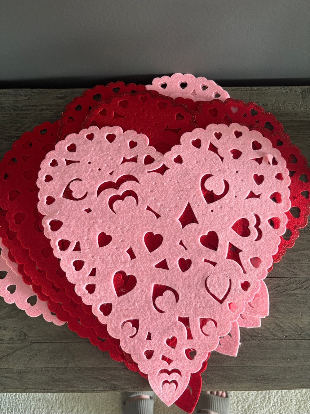 Heart-Shaped Felt Table Décor Set - Pink & Red